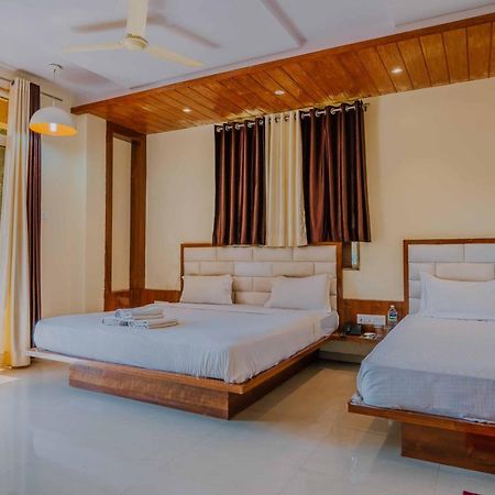 The Oak Woods Hotel Mahābaleshwar Buitenkant foto