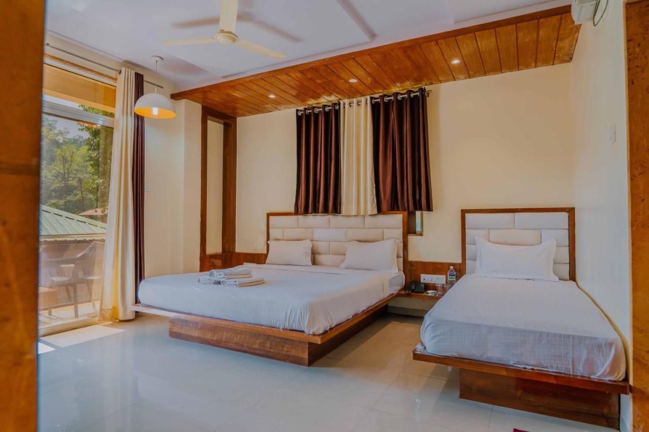 The Oak Woods Hotel Mahābaleshwar Buitenkant foto