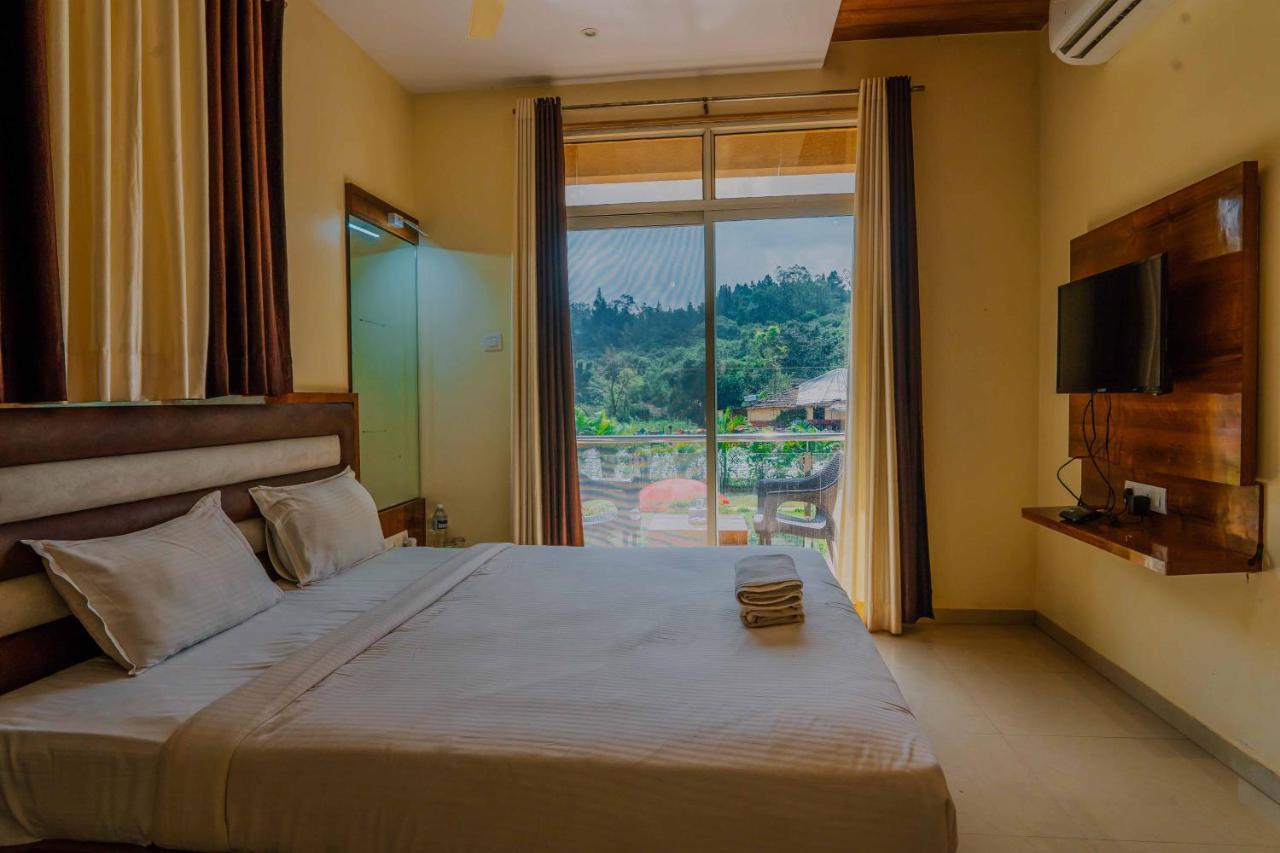 The Oak Woods Hotel Mahābaleshwar Buitenkant foto