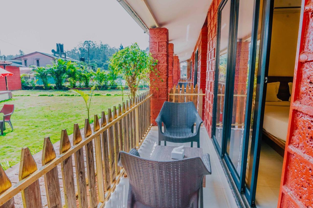 The Oak Woods Hotel Mahābaleshwar Buitenkant foto