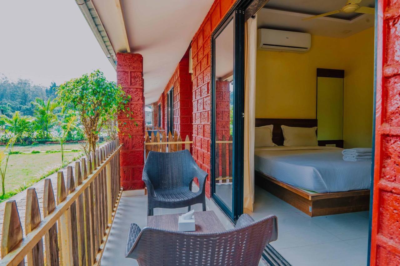 The Oak Woods Hotel Mahābaleshwar Buitenkant foto