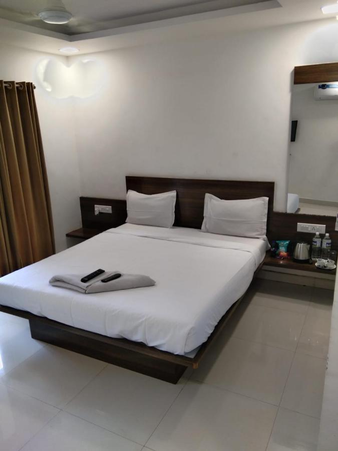 The Oak Woods Hotel Mahābaleshwar Buitenkant foto